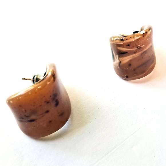 Vintage Brown Marbled Swirl Lucite Hoop Earrings Chunky Wide Half Hoop - Picture 5 of 6